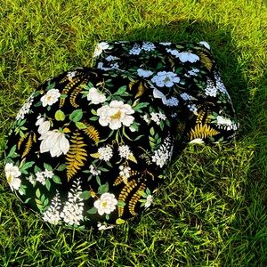 Square & Round floor pillow